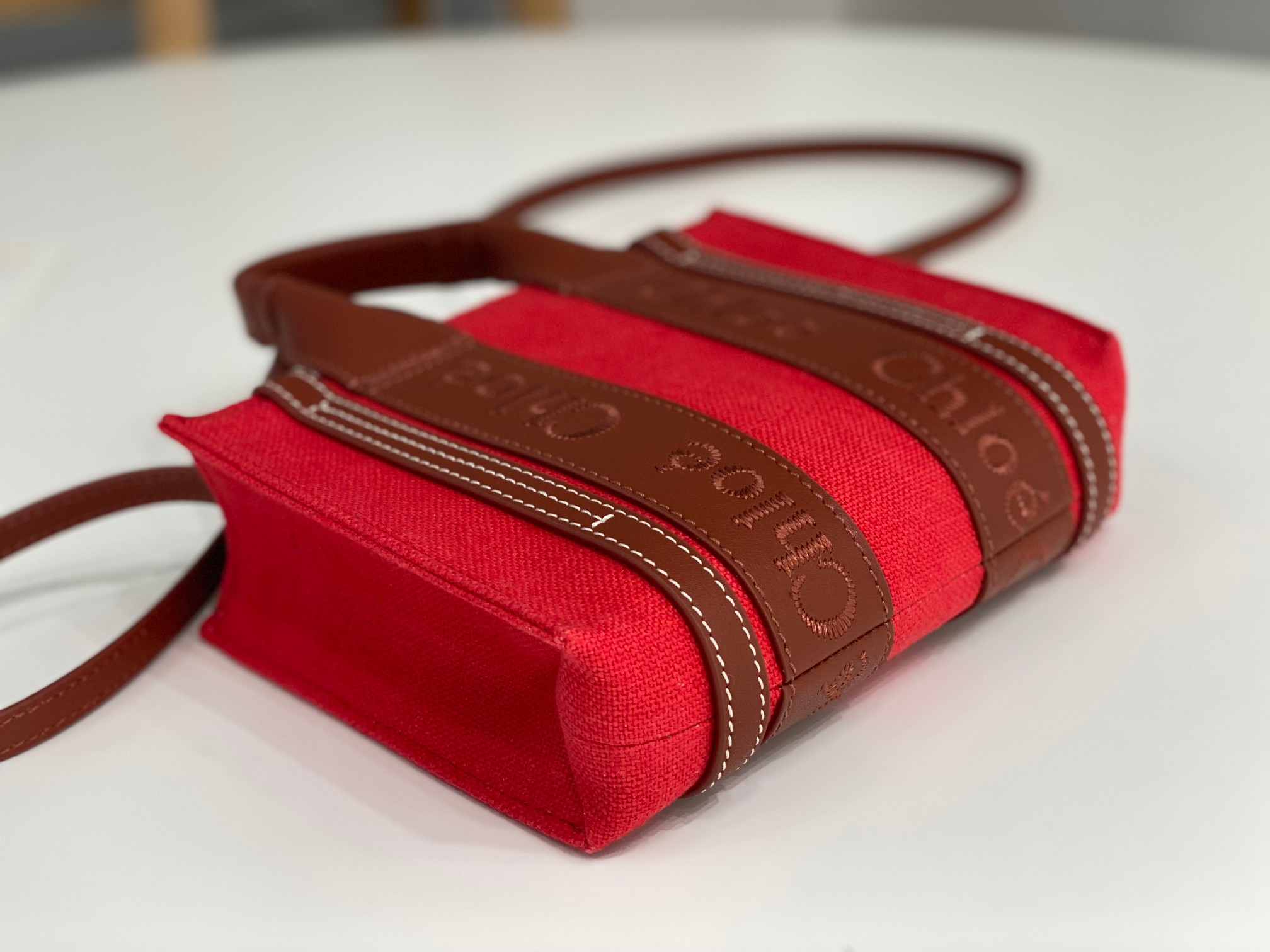 Chloe Mini Woody Tote Bag In Linen